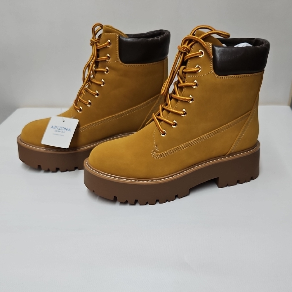 Arizona Jean Co Womens Traba Block Heel Work Boots.